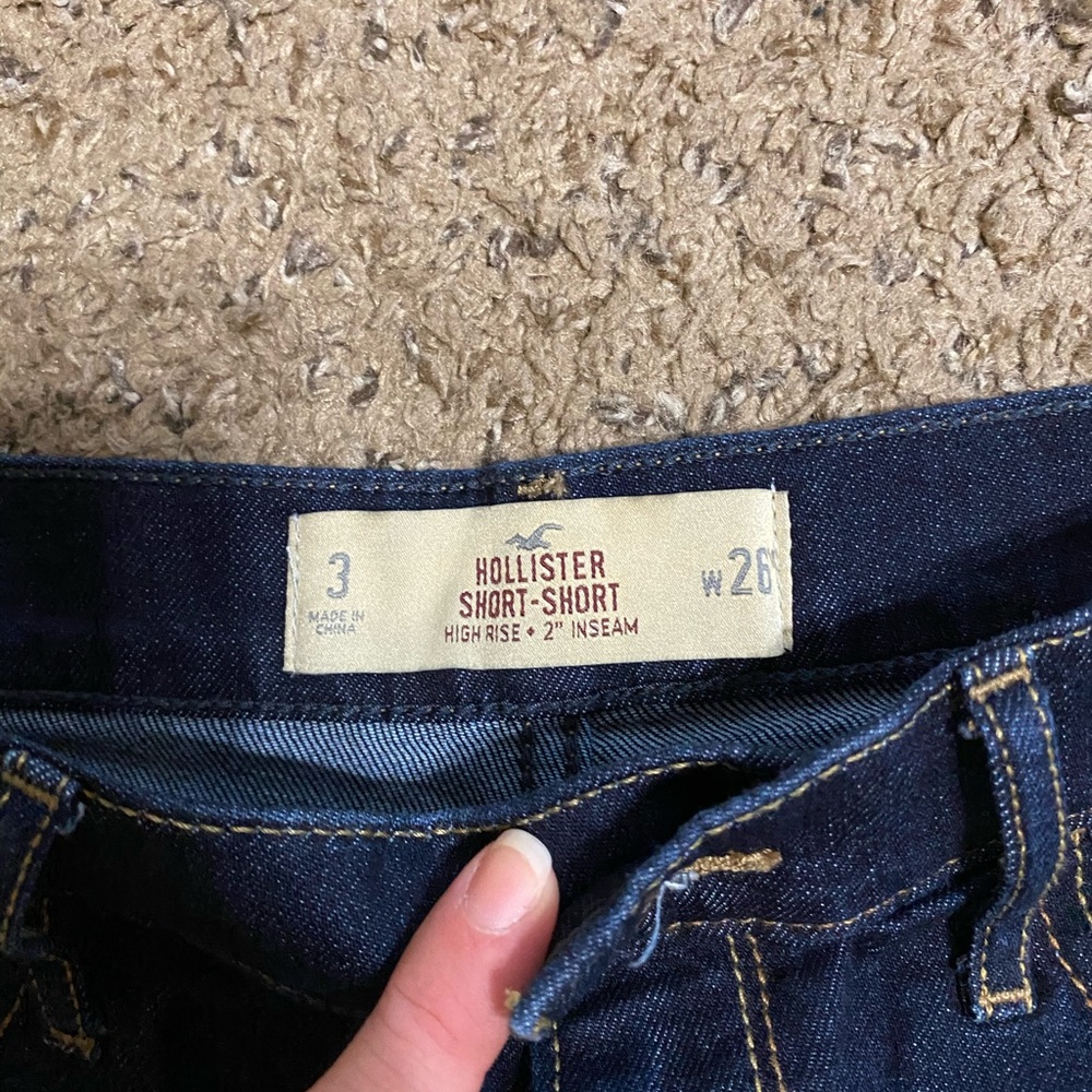 HOLLISTER HIGH RISE SHORTS - Picture 2 of 3